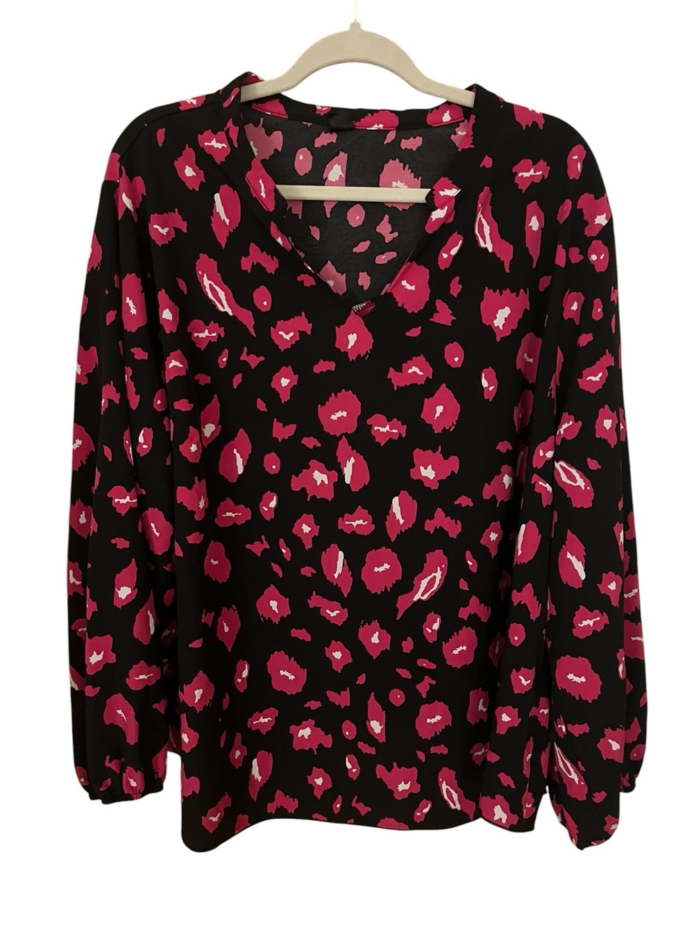 SHEIN Black Long-Sleeve V-Neck Top with Hot Pink Leopard Print